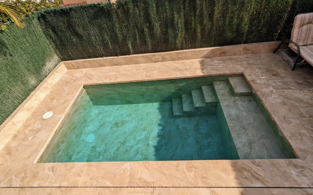 Piscinas de obra vs. piscinas prefabricadas de poliéster